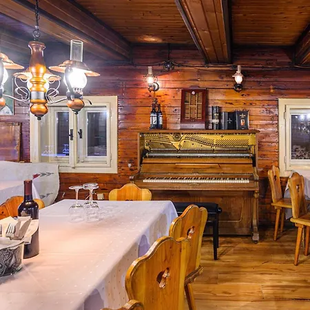 Apartment Above The Restaurant Koliba Tri Studnicky *